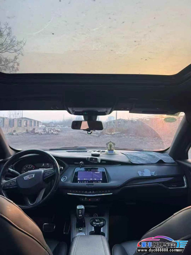 19年凯迪拉克XT4轿车抵押车出售