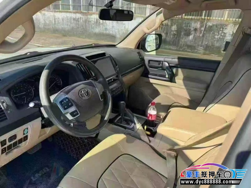 14年丰田兰德酷路泽（陆巡）轿车抵押车出售