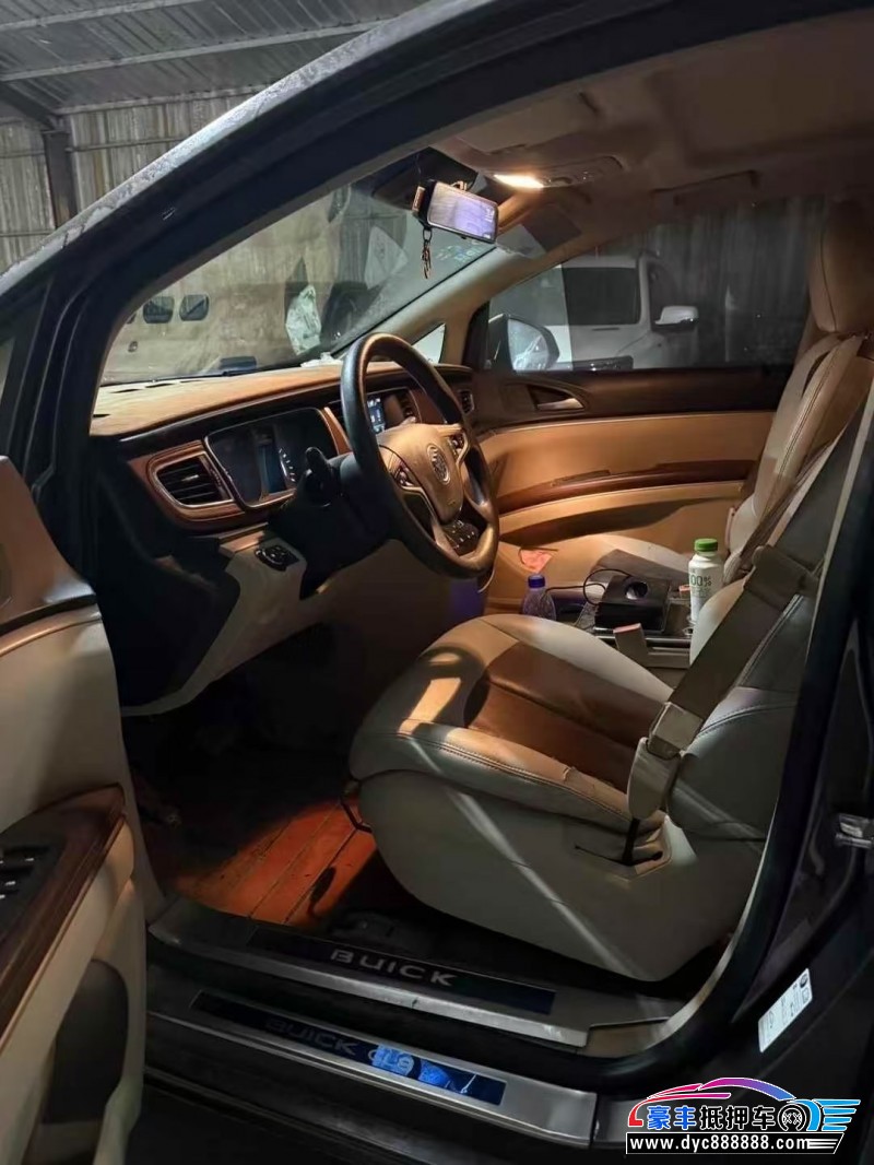 18年别克GL8MPV抵押车出售