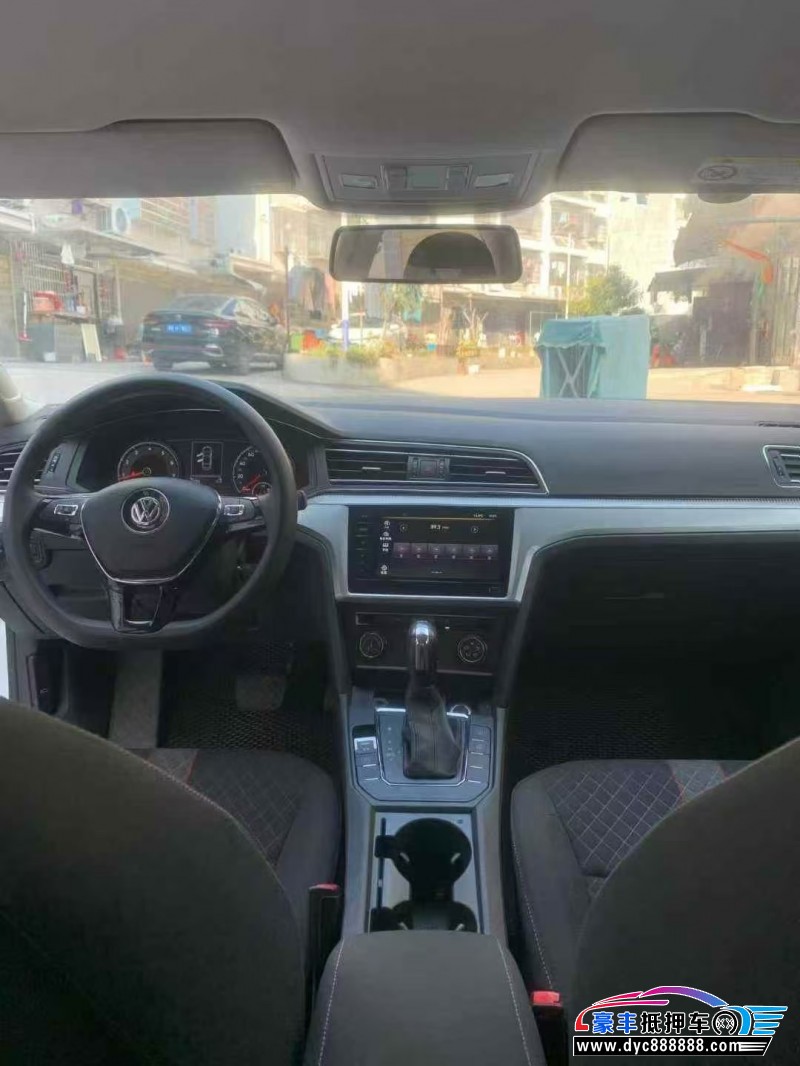 22年大众凌渡轿车抵押车出售