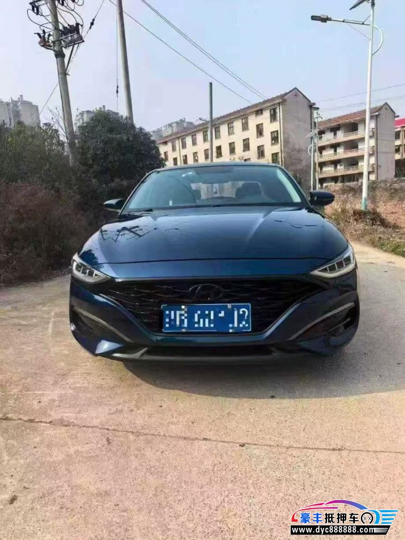 抵押车出售19年现代菲斯塔轿车