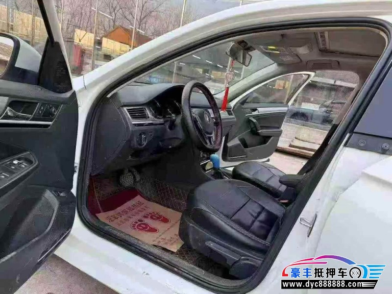 18年大众宝来轿车抵押车出售