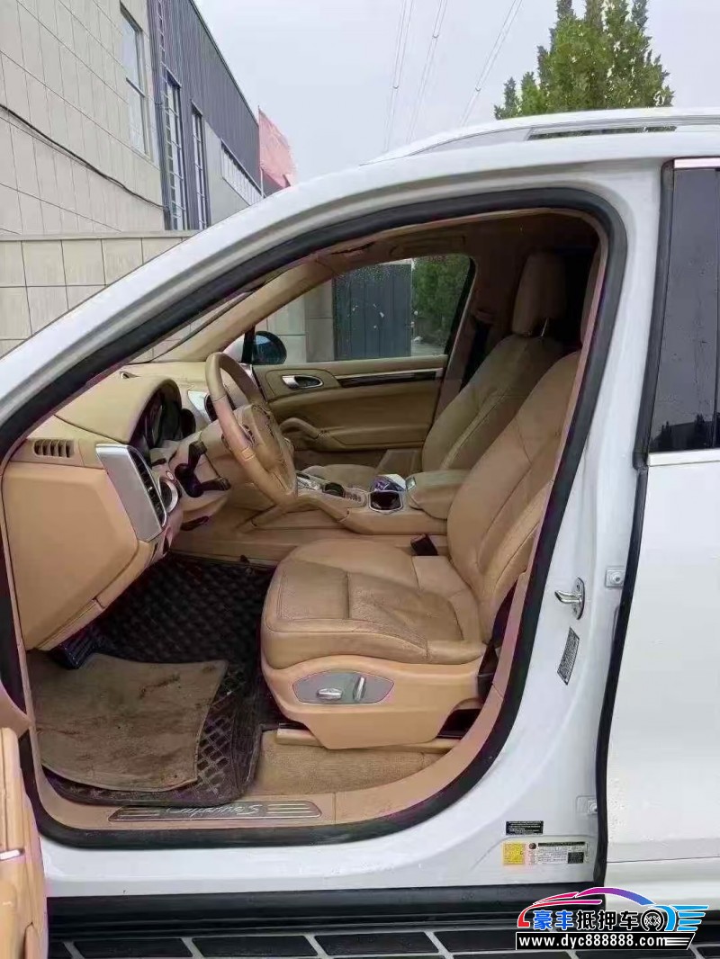 14年保时捷卡宴轿车抵押车出售