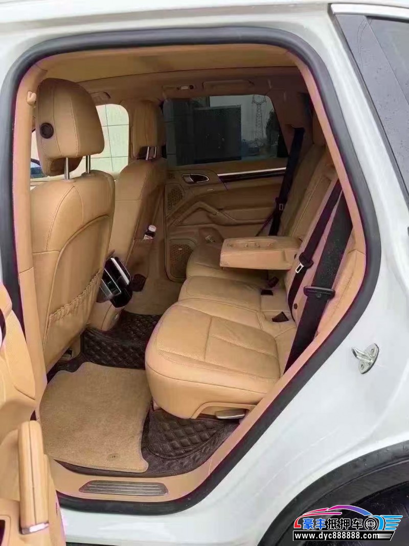 14年保时捷卡宴轿车抵押车出售