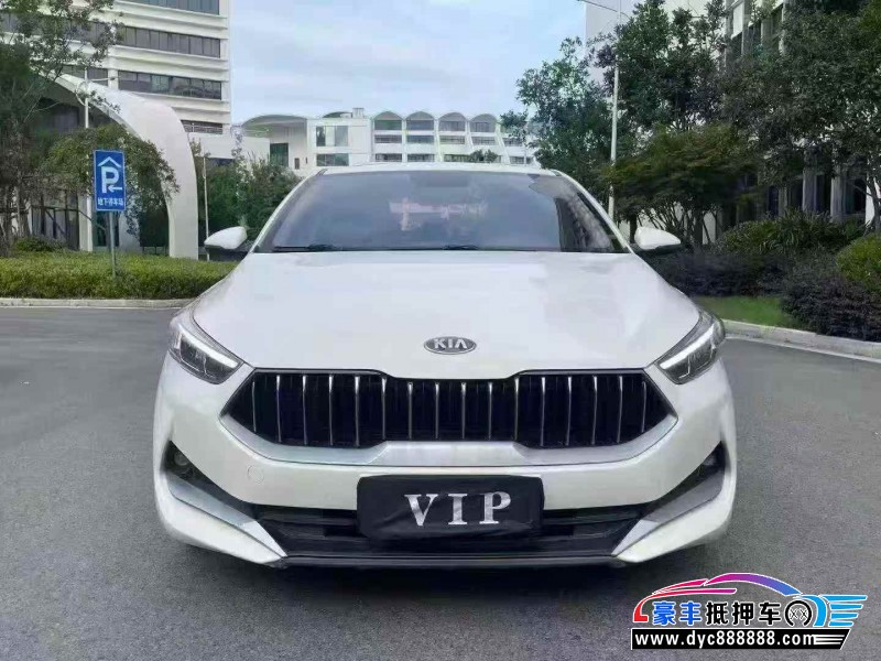 抵押车出售19年起亚K3轿车