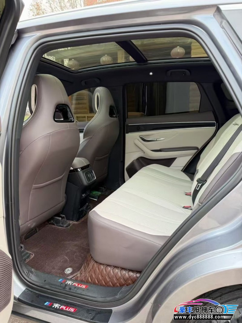 25年比亚迪宋轿车抵押车出售