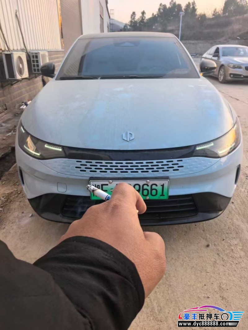 24年零跑c01轿车抵押车出售