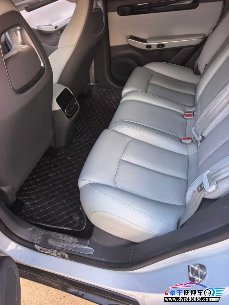 24年零跑c01轿车抵押车出售