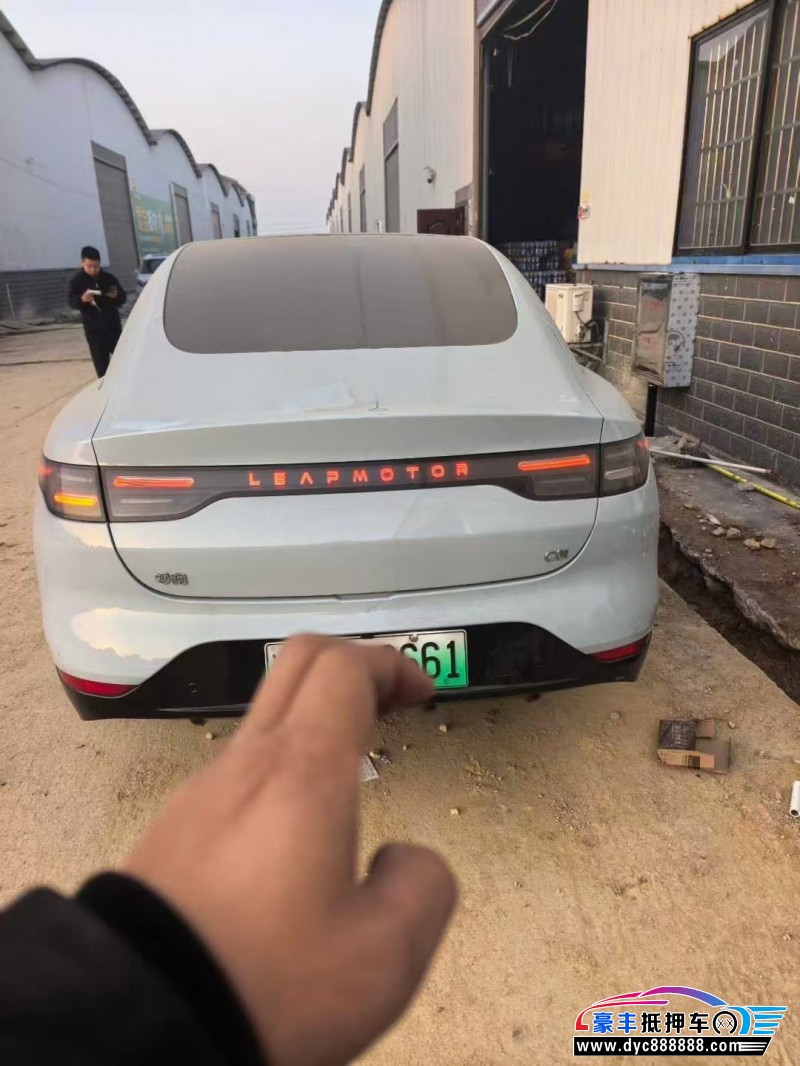 24年零跑c01轿车抵押车出售