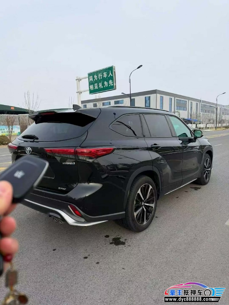 23年丰田皇冠陆放轿车抵押车出售