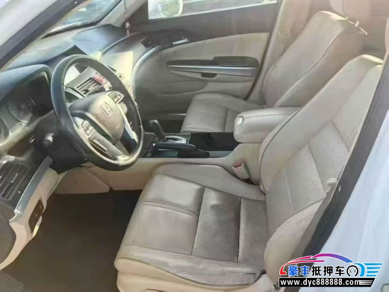 13年本田歌诗图轿车抵押车出售