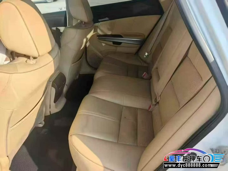 13年本田歌诗图轿车抵押车出售