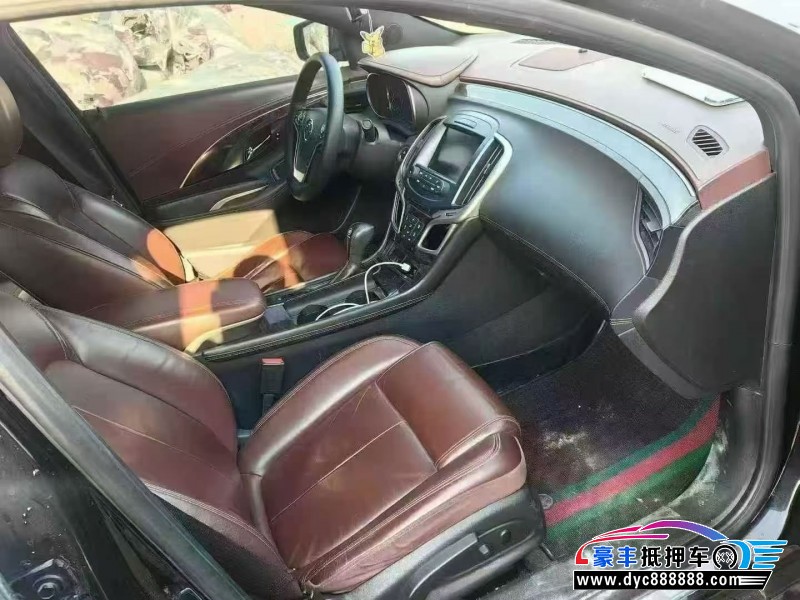 15年别克君越轿车抵押车出售