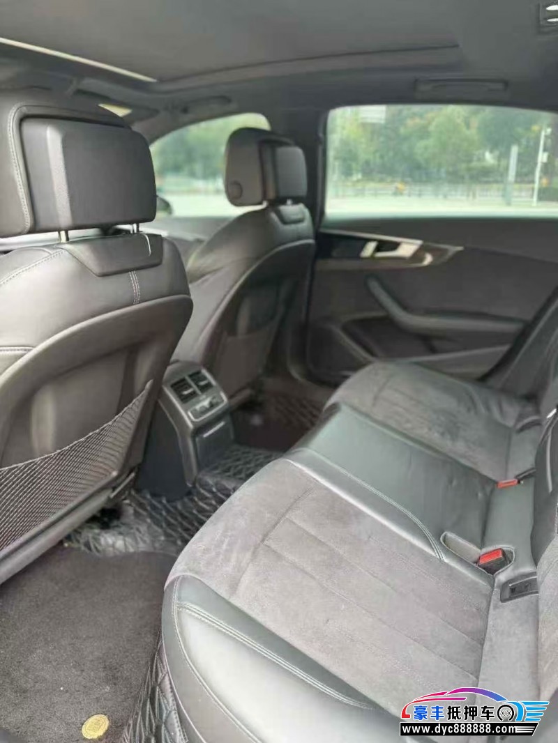 24年奥迪A4L轿车抵押车出售