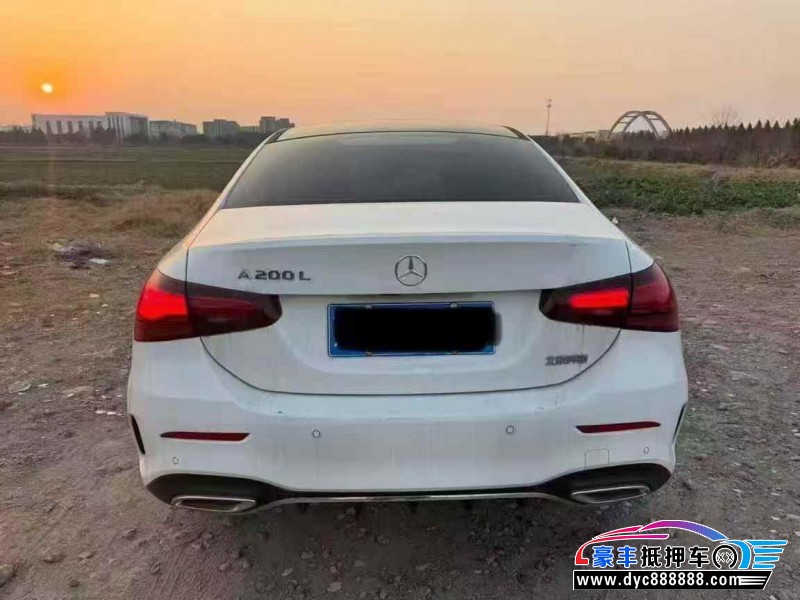 23年奔驰A轿车抵押车出售