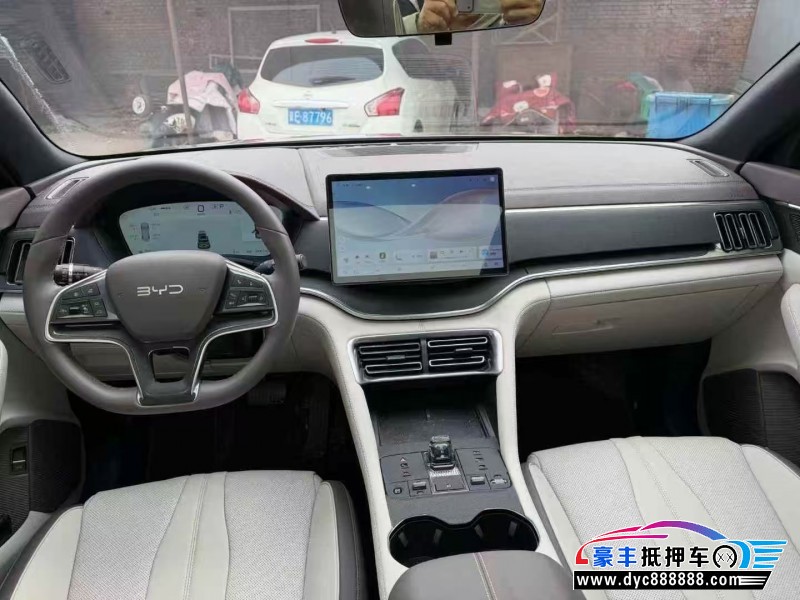 25年比亚迪宋轿车抵押车出售