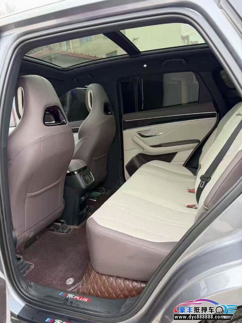 25年比亚迪宋轿车抵押车出售