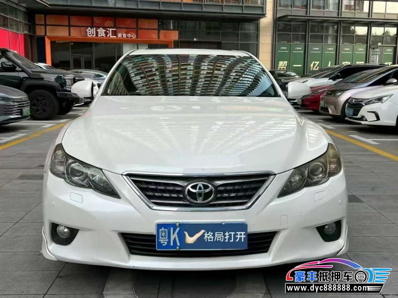 抵押车出售13年丰田锐志轿车