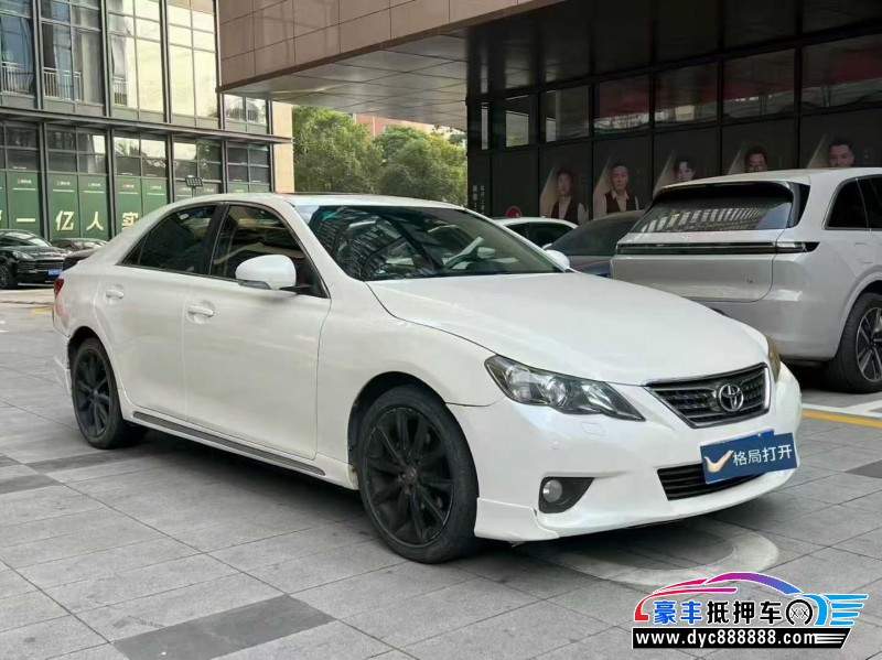 13年丰田锐志轿车抵押车出售