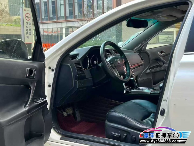 13年丰田锐志轿车抵押车出售