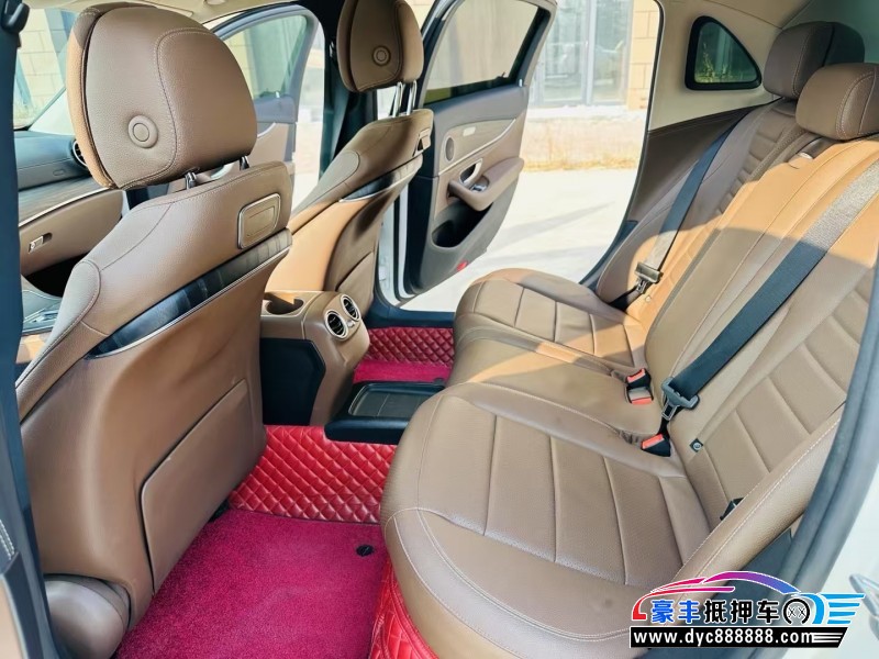 19年奔驰E轿车抵押车出售