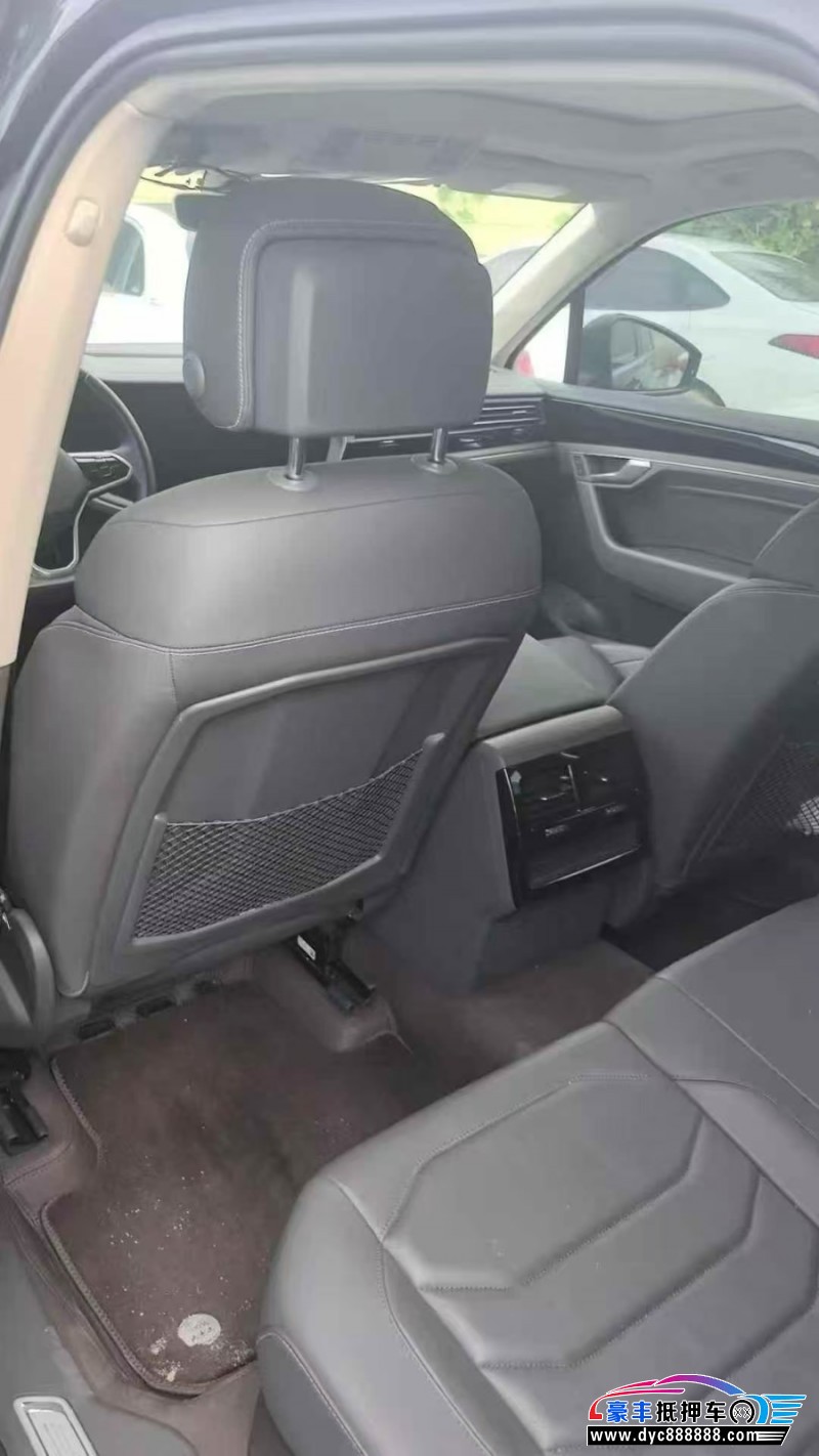 22年大众途锐轿车抵押车出售