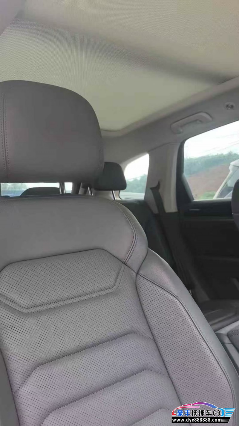 22年大众途锐轿车抵押车出售