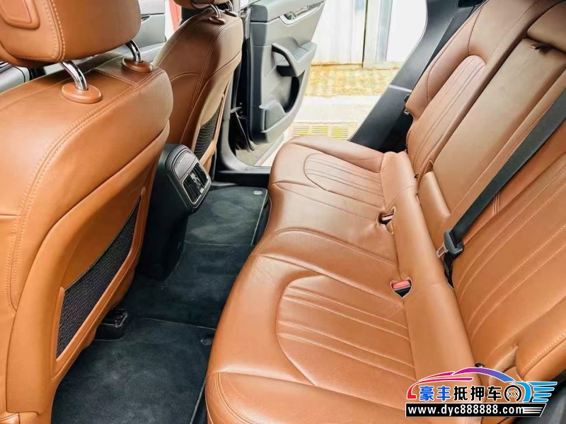 18年玛莎拉蒂莱万特轿车抵押车出售