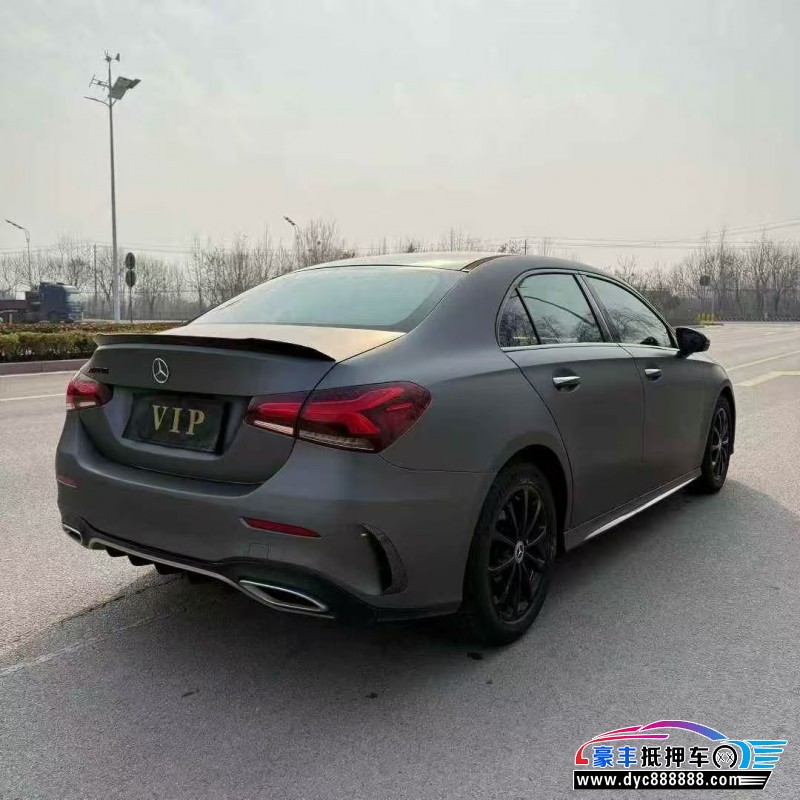 19年奔驰A轿车抵押车出售