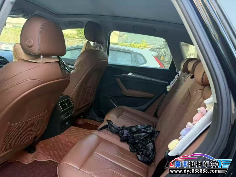 22年奥迪Q5轿车抵押车出售