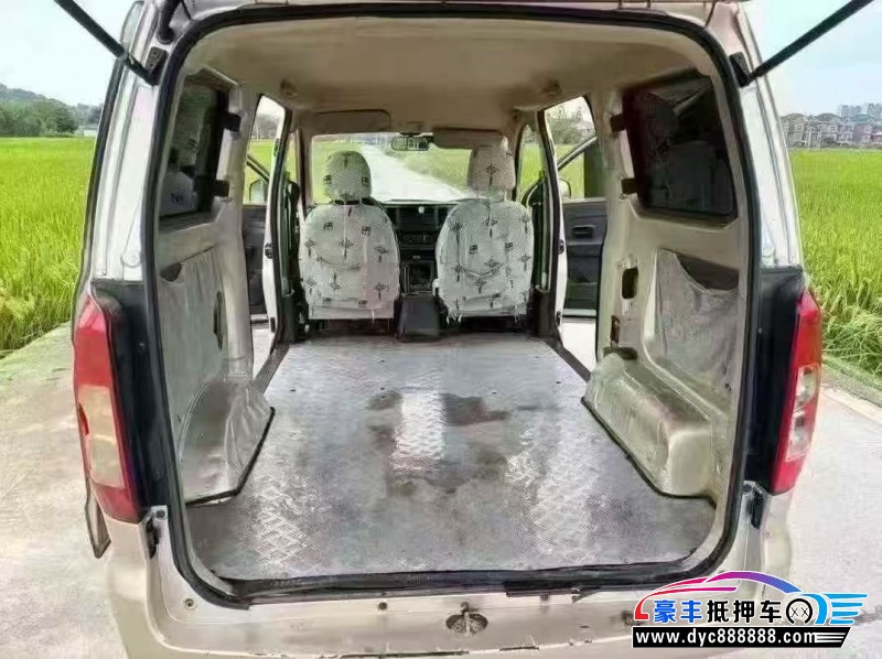 22年五菱汽车五菱宏光轿车抵押车出售