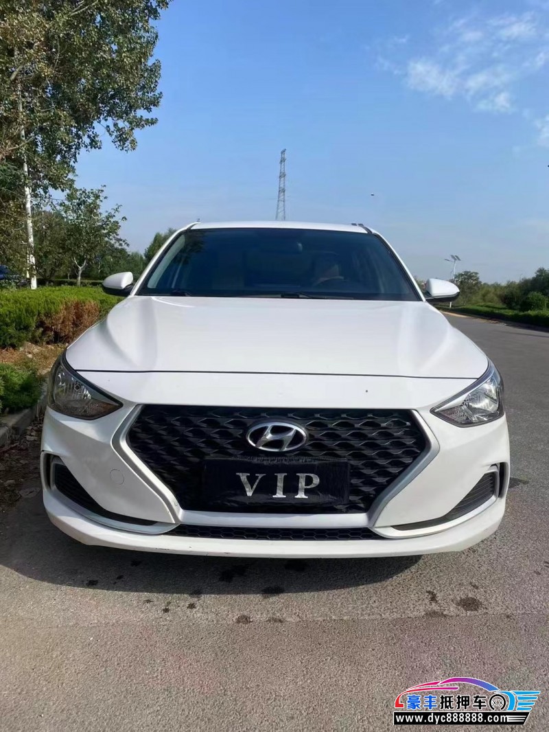 抵押车出售21年现代悦动轿车