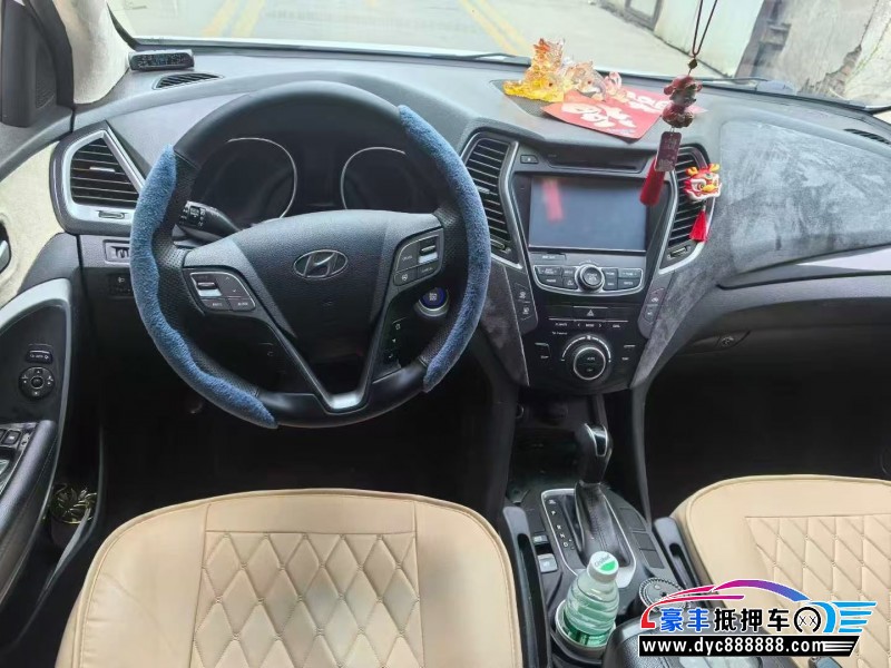 16年现代新胜达轿车抵押车出售