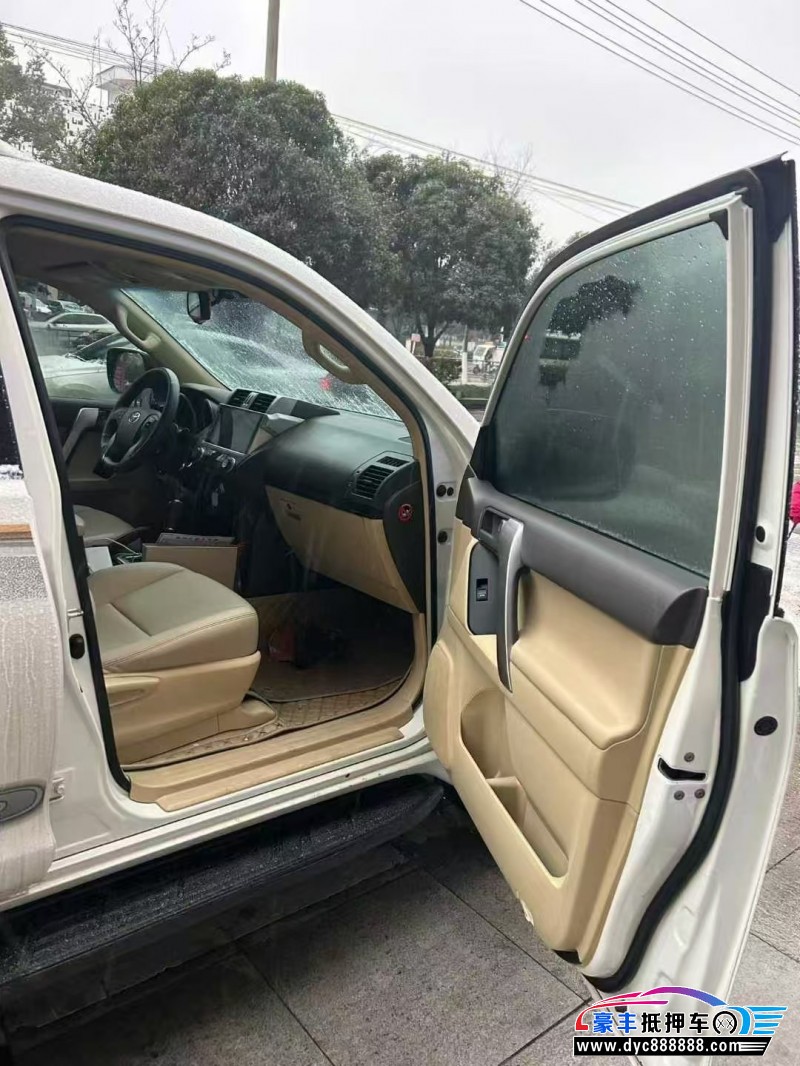 17年丰田普拉多（霸道）轿车抵押车出售