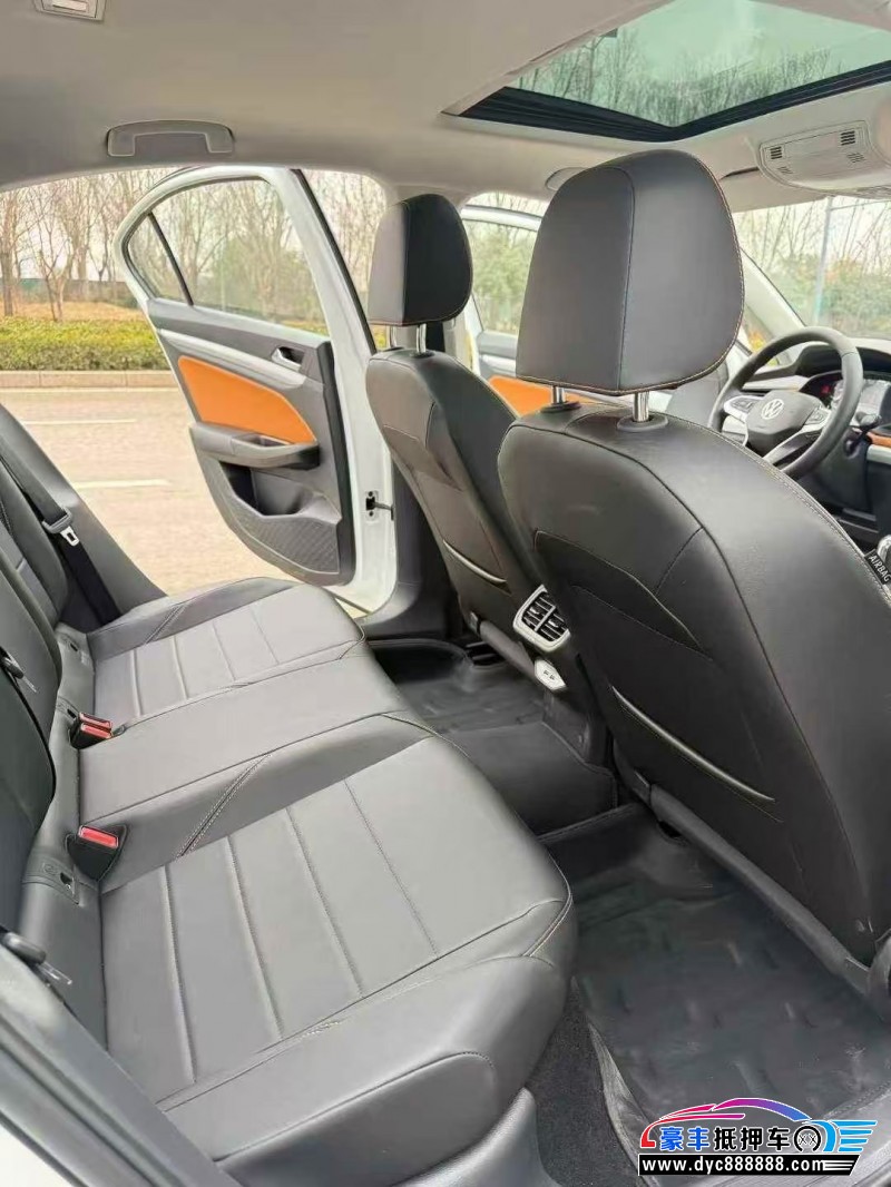 25年大众宝来轿车抵押车出售