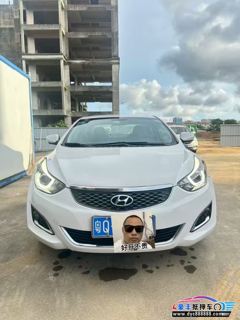 抵押车出售17年现代朗动轿车