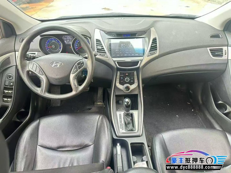 17年现代朗动轿车抵押车出售