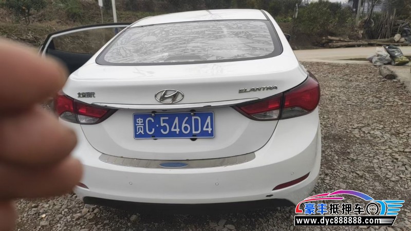 17年现代朗动轿车抵押车出售