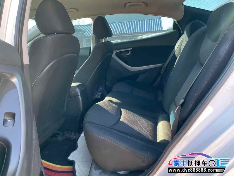 16年现代朗动轿车抵押车出售