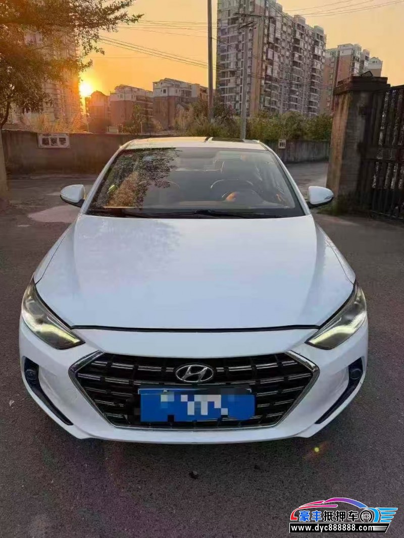 抵押车出售20年现代朗动轿车