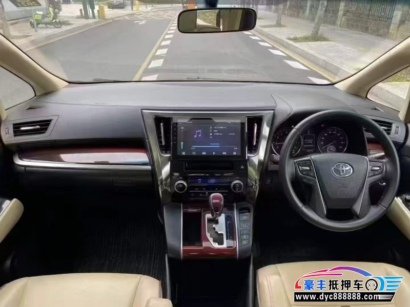 16年丰田埃尔法轿车抵押车出售