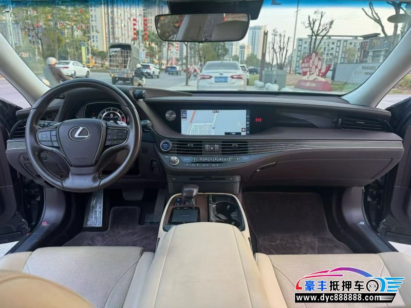18年雷克萨斯LS轿车抵押车出售