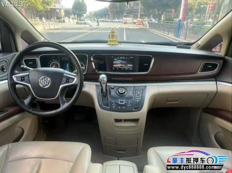 18年别克GL8轿车抵押车出售