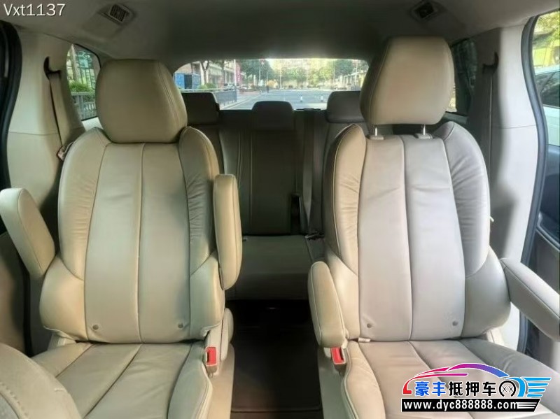 18年别克GL8轿车抵押车出售