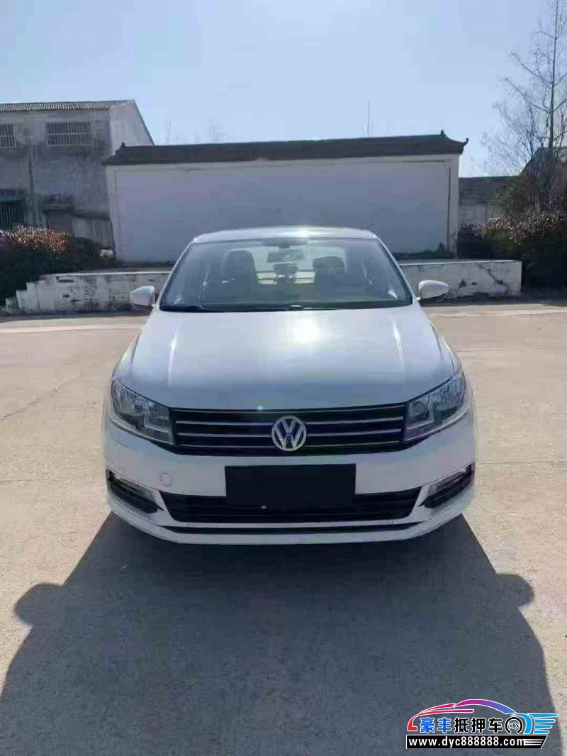 抵押车出售16年大众桑塔纳轿车