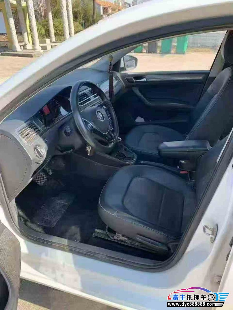 16年大众桑塔纳轿车抵押车出售