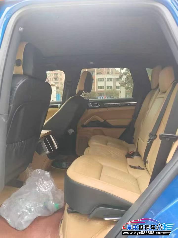 17年保时捷卡宴轿车抵押车出售