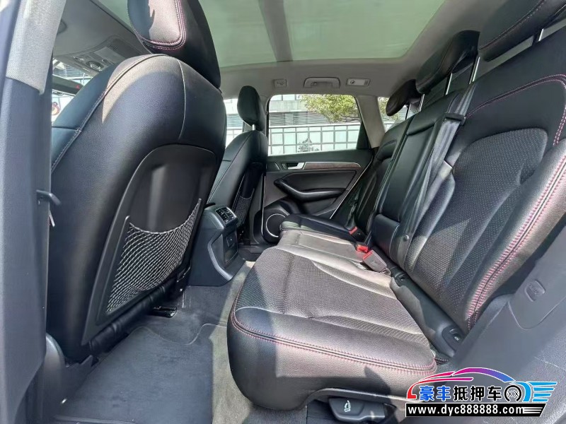 17年奥迪Q5轿车抵押车出售