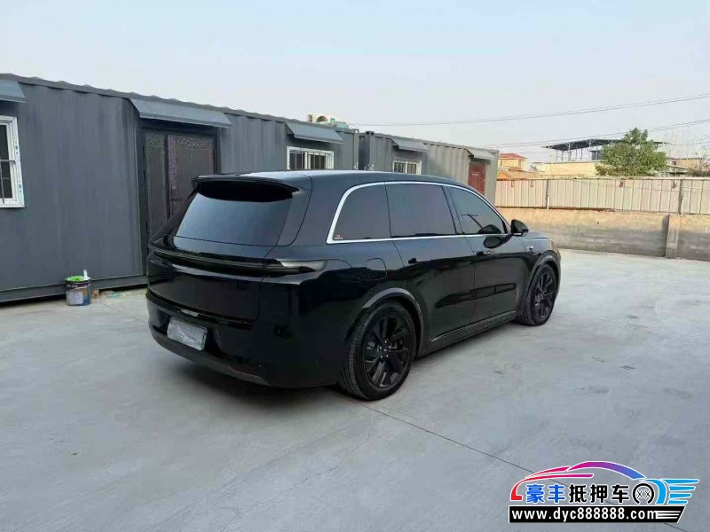 23年理想L8轿车抵押车出售