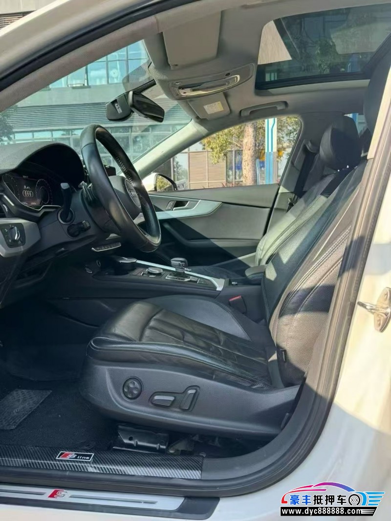 19年奥迪A4L轿车抵押车出售